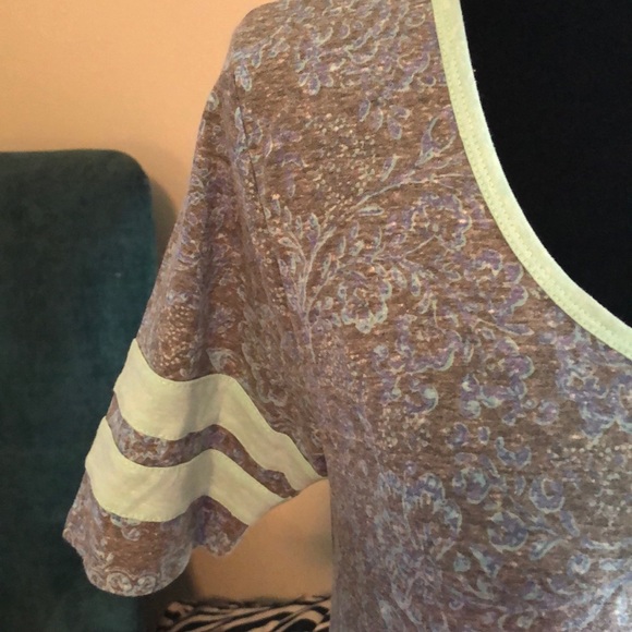 Perfect Tee - Picture 2 of 3